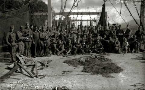 Grupo de soldados del bando republicano (6 de 6) - Fondo Car-Kutxa Fototeka