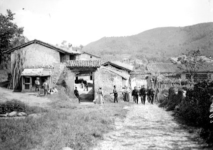 Gruppe auf dem Weg zur Wachtablösung - CH-BAR - 3238603
