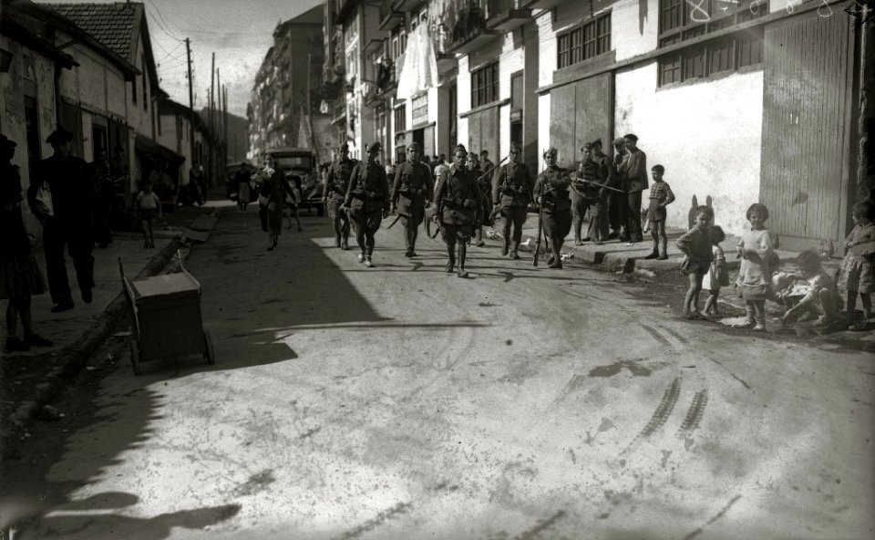 Grupo de soldados del bando republicano (5 de 6) - Fondo Car-Kutxa Fototeka