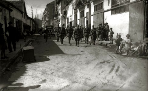 Grupo de soldados del bando republicano (5 de 6) - Fondo Car-Kutxa Fototeka