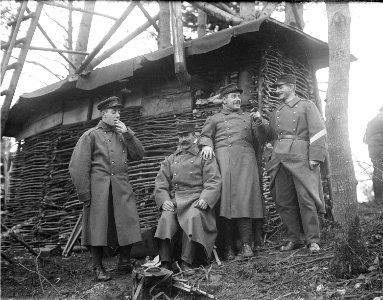 Gruppe von Soldaten bei Beobachtungsposten - CH-BAR - 3236627