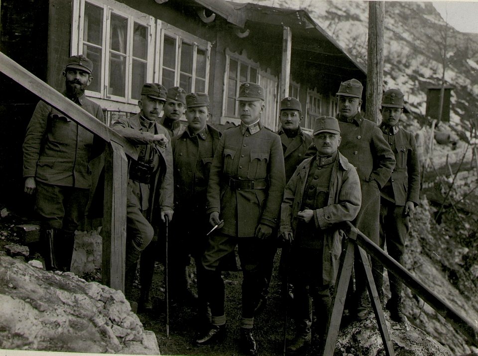 Gruppen Komdo.Oberstl.Fürst Windischgrätz. (24-II.1918.) (BildID 15514180)