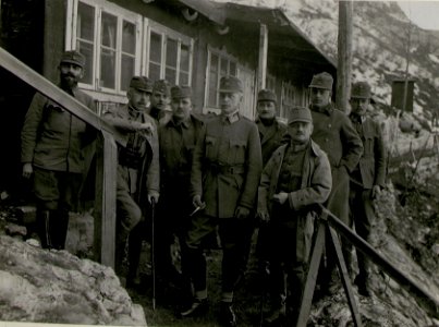 Gruppen Komdo.Oberstl.Fürst Windischgrätz. (24-II.1918.) (BildID 15514180)