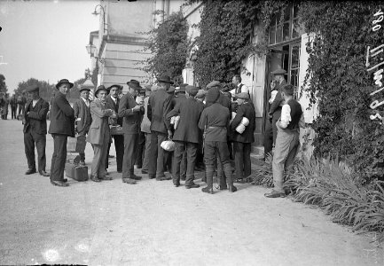 Gruppe ausgerüsteter Landsturmsoldaten - CH-BAR - 3236787
