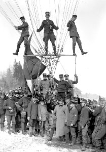 Gruppenbild der Montagemannschaft - CH-BAR - 3238344
