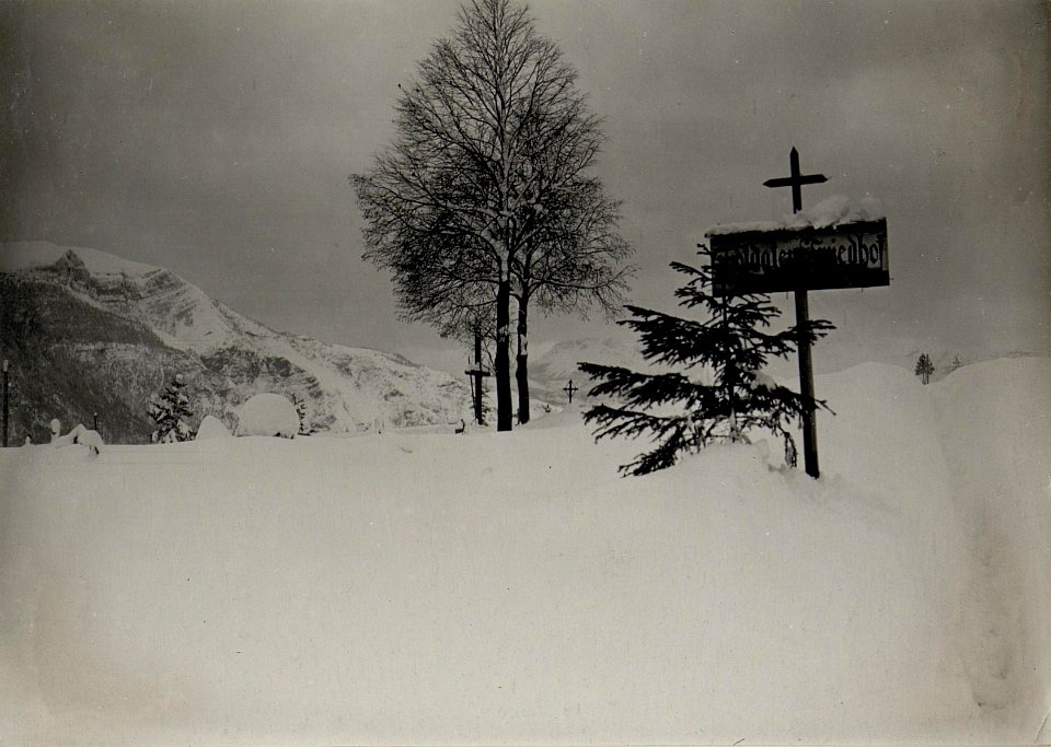 Gräber am Plateau von Vielgereuth. (BildID 15549593)