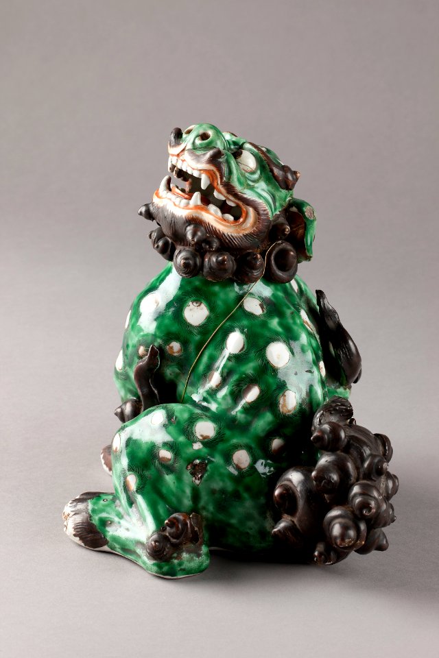 Grön Fos hund i porslin med huvudet som lock, från Kina - Hallwylska museet - 95438