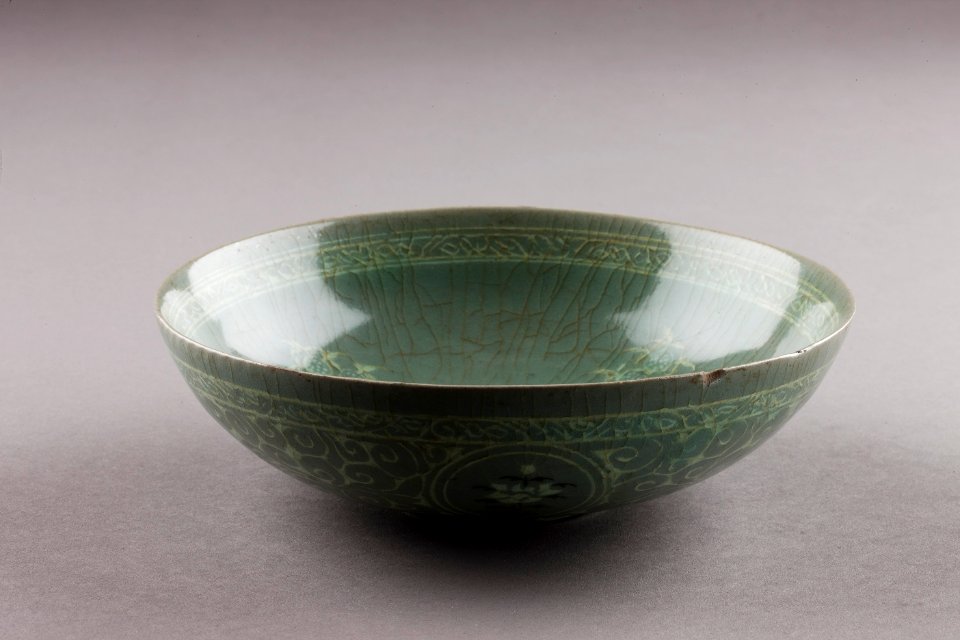 Grön koreansk skål från 1100-talet, Goryeo dynastin - Hallwylska museet - 96207