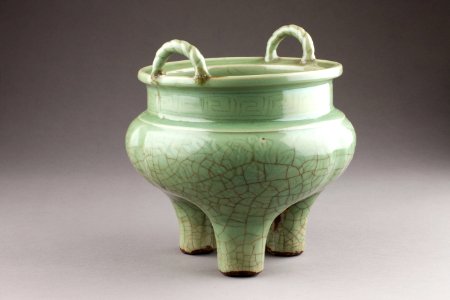 Grön rökelsebrännare från Kina, gjord 1300-1400-talet - Hallwylska museet - 95512 photo