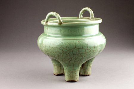 Grön rökelsebrännare från Kina, gjord 1300-1400-talet - Hallwylska museet - 95512