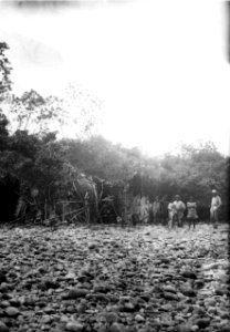 Gränsen mellan Peru och Bolivia. Indianbyddor vid flodbädd. Rio Tambopota - SMVK - 002318