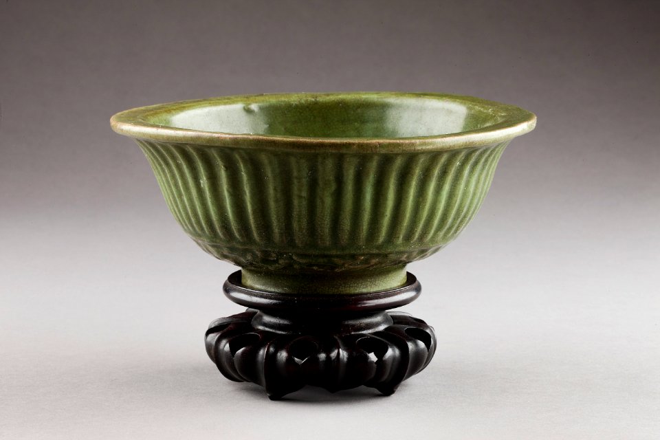 Grön vietnamesisk skål från 1400-talet - Hallwylska museet - 96228