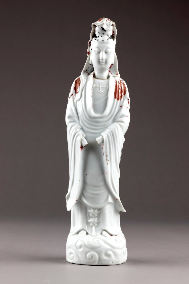 Guanyin barmhärtighetens gudinna gjord av porslin i Kina på 1600-talet - Hallwylska museet - 95594