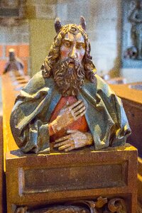 St georg choir stalls moses