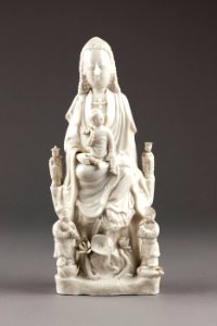 Guanyin barmhärtighetens gudinna gjord av porslin i Kina på 1600-talet - Hallwylska museet - 95580 photo
