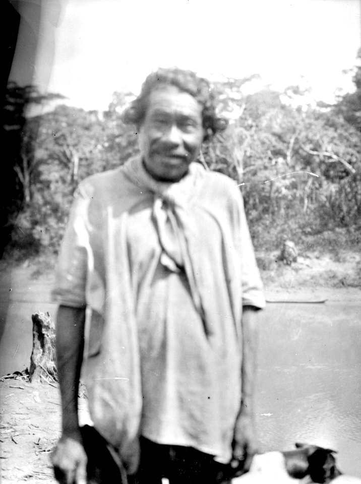 Gubben Yúna, hövding för indianerna i Cavinas. Lokal, Missionsstn. Cavinas, nära Rio Beni, Bolivia - SMVK - 005012