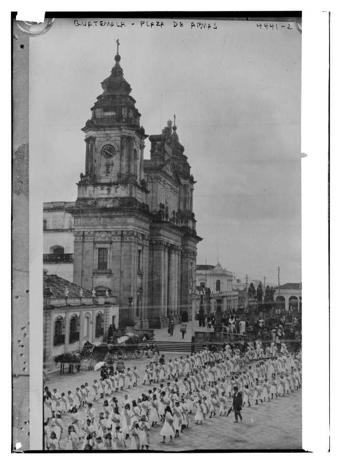 Guatemala, Plaza De Armas LCCN2014706038