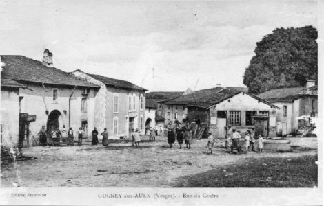 Gugney-aux-Aulx-CPA-04-Centre-04