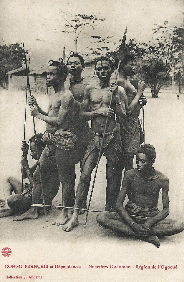 Guerriers Oudombo (région de l'Ogooué)
