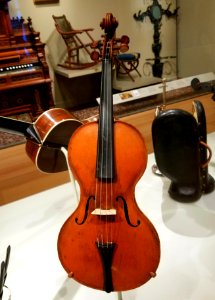Guitar-shaped violin, by Peter M. Slocum, Newport, Rhode Island, 1834, maple, spruce, ebony - Museum of Fine Arts, Boston - 20180922 154050 photo