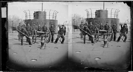 Gun squad on deck of monitor - NARA - 525020