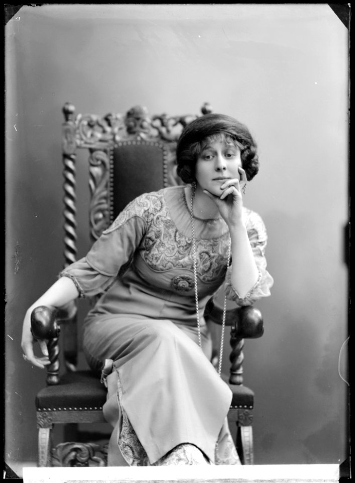 Gull Natorp in Äkta makar at Lilla teatern 1911 - SMV - GN004