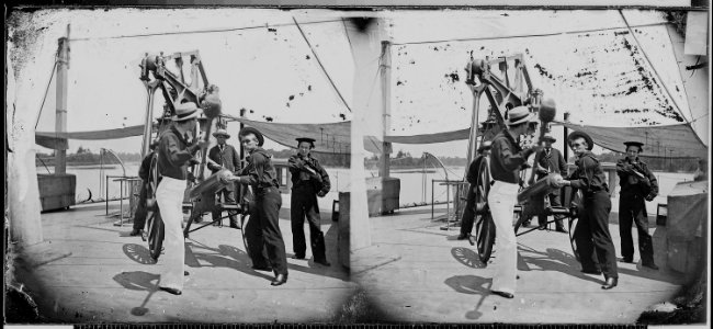 Gun squad on deck of monitor - NARA - 525028