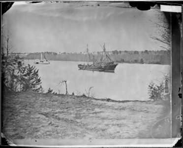 Gunboat on James River - NARA - 528993 photo