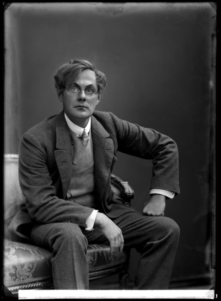 Gunnar Wingård as Dr Jura in Konserten at Svenska teatern 1910 - SMV - GV091