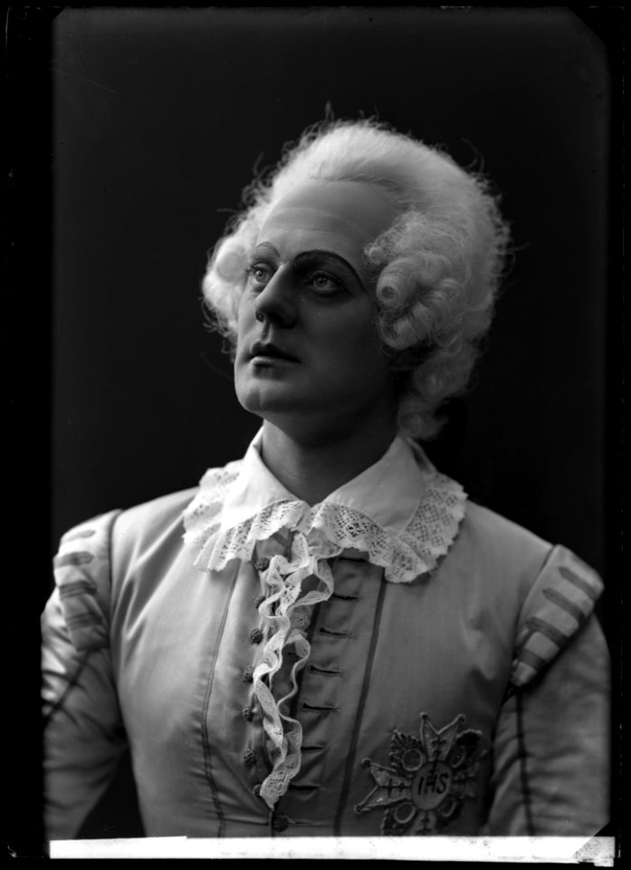 Gunnar Wingård as Gustaf III in Två konungar at Svenska teatern 1908 - SMV - GV088