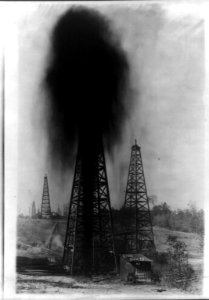 Gusher in an unidentified oil field LCCN2010649526