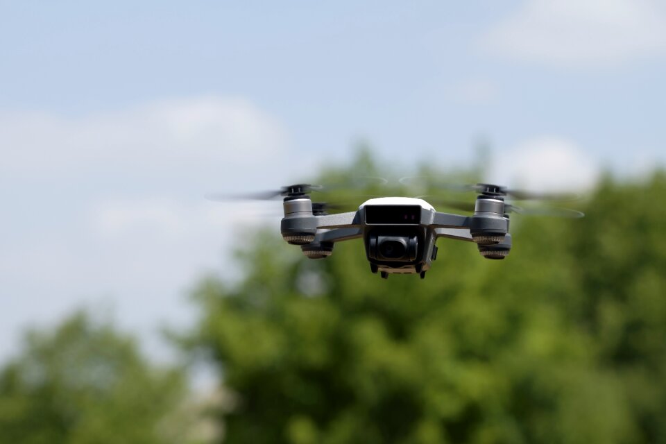 Steer fly multi-rotor