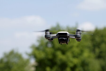 Steer fly multi-rotor