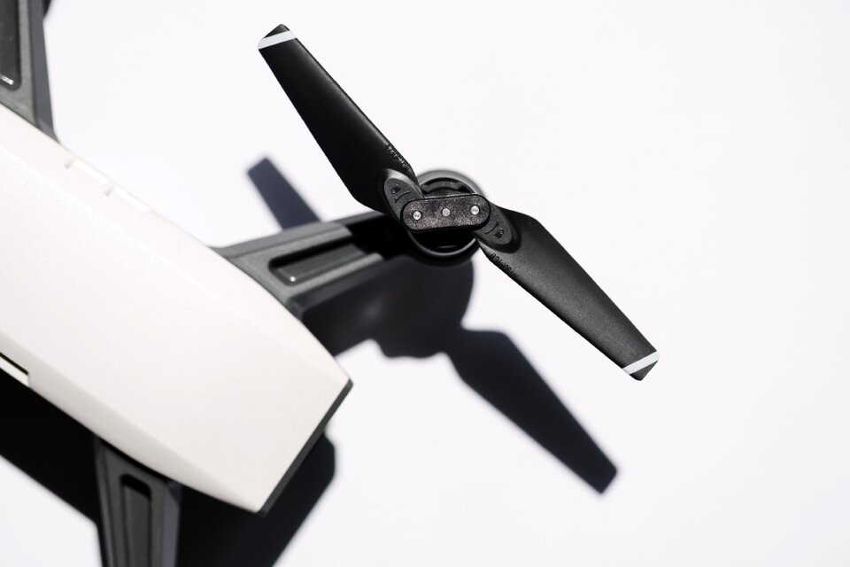 Steer fly multi-rotor