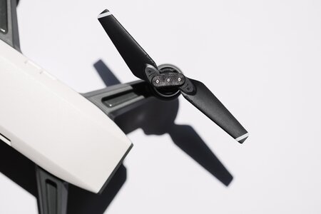 Steer fly multi-rotor