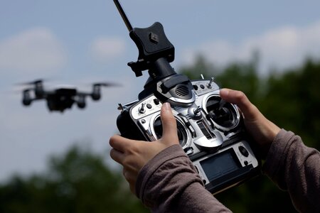 Steer fly multi-rotor