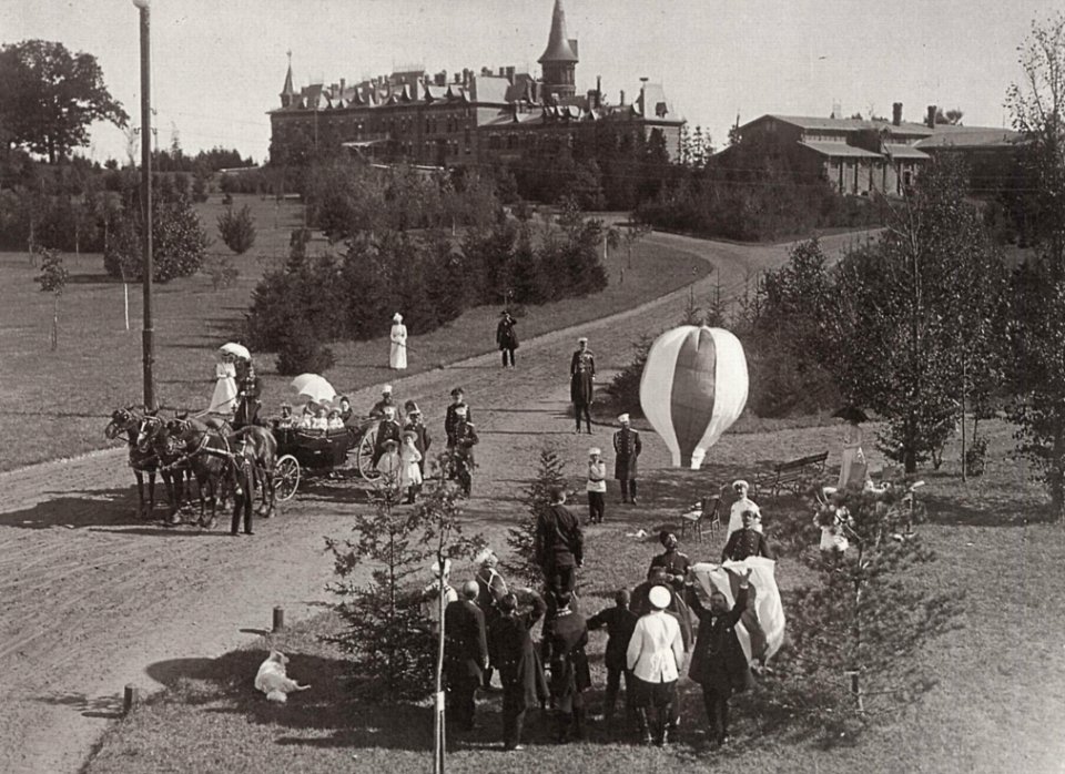 Hahn, K.E. - Carskoje Selo, die Sommerresidenz der Romanovs in der Nähe von St. Petersburg (Zeno Fotografie)