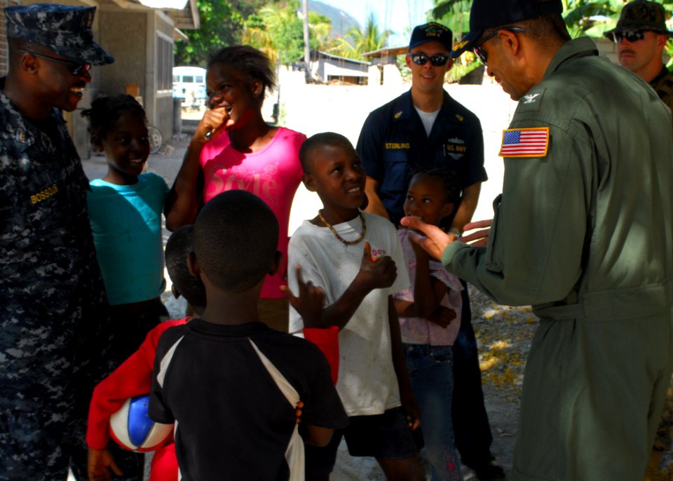 Haiti Earthquake humanitarian response 100130-N-NL541-406
