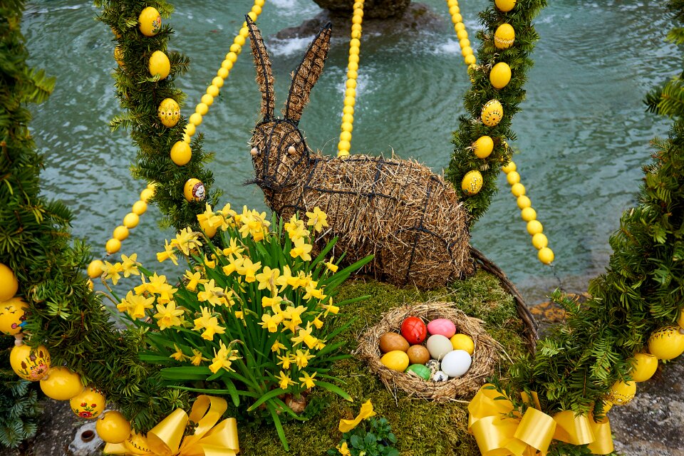 Custom fountain jewelry easter