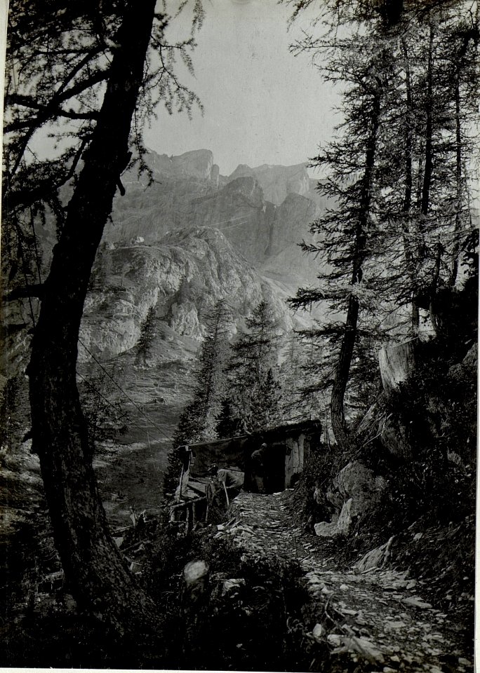 Halb Contrin mit Drahtseilbahn auf 2700 Meter (BildID 15519988)