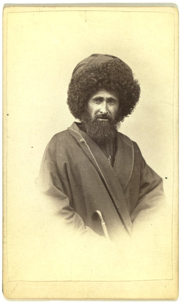 Half-length portrait of Georgian muezzin, facing front LCCN99615636