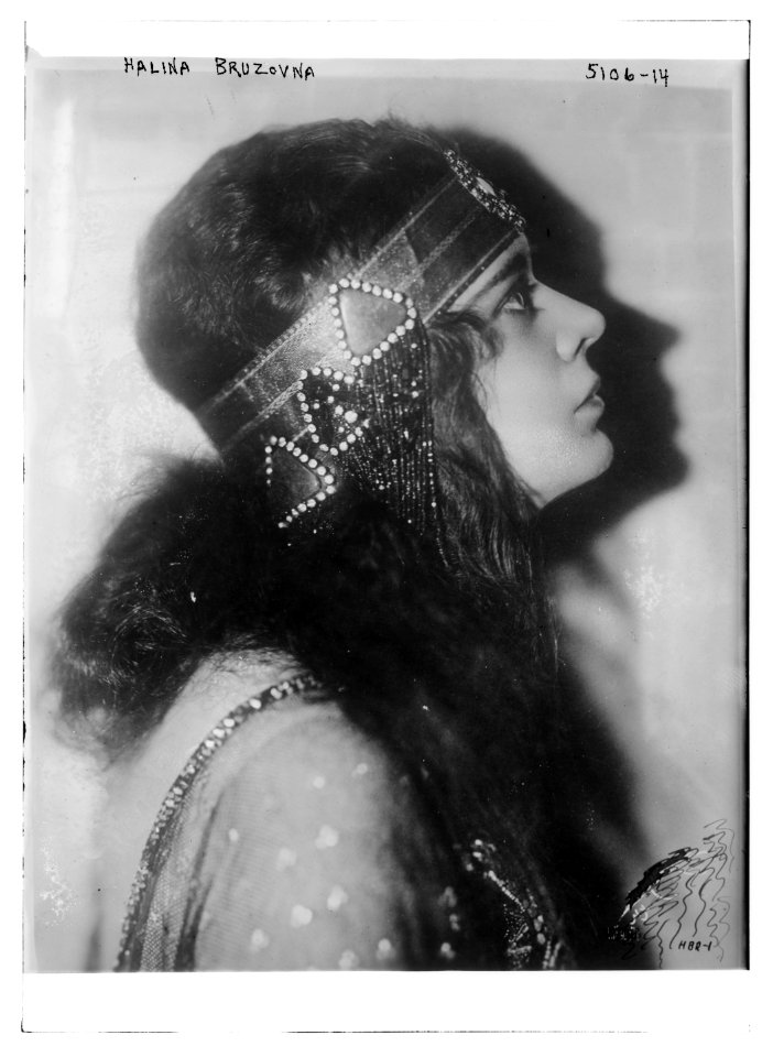 Halina Bruzovna LCCN2014710086