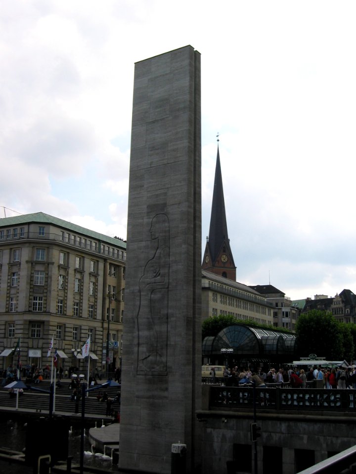 Hamburg WW1 monument (back)