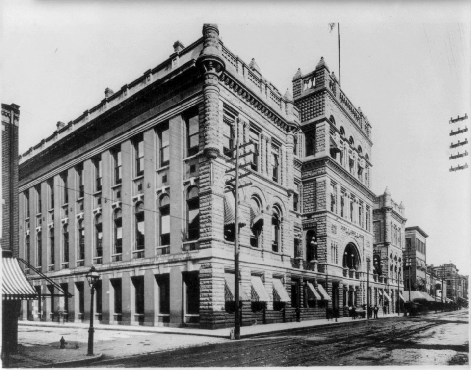 Hamilton County) Court House, Cincinnati, Ohio; entrance front and side LCCN2003669829