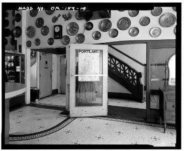 Hamilton Hotel - lobby to vestibule - Portland Oregon