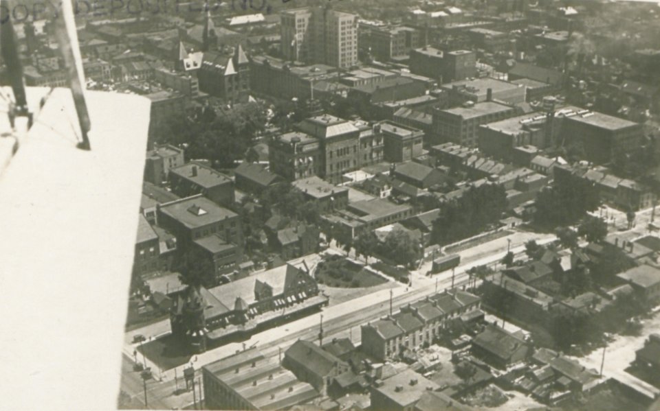 Hamilton Ontario from the Air (HS85-10-35983)