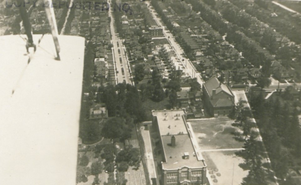 Hamilton Ontario from the Air (HS85-10-35987)