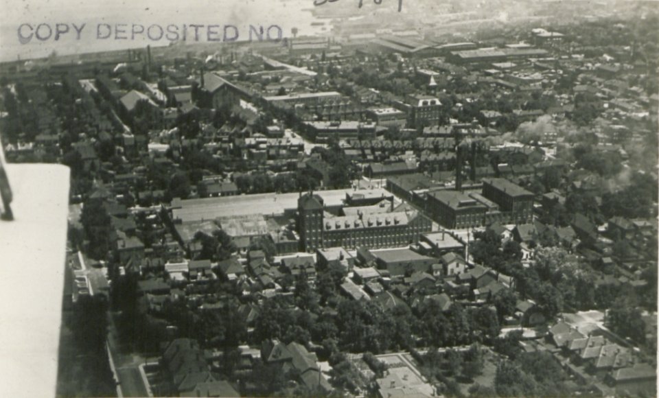 Hamilton Ontario from the Air (HS85-10-35989)
