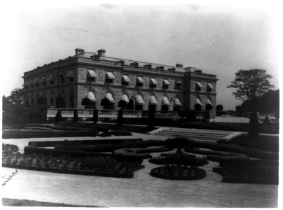 Hamilton Rice Home in Newport, Rhode Island, exterior, with view of formal garden LCCN92519527