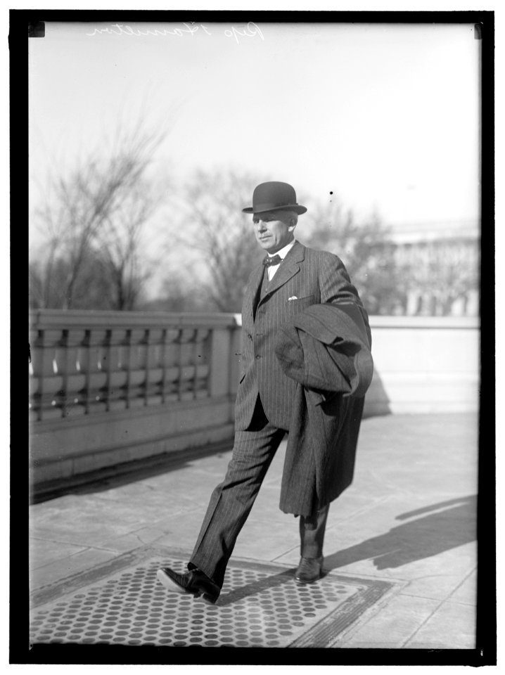 HAMILTON, EDWARD LaRUE LCCN2016866023